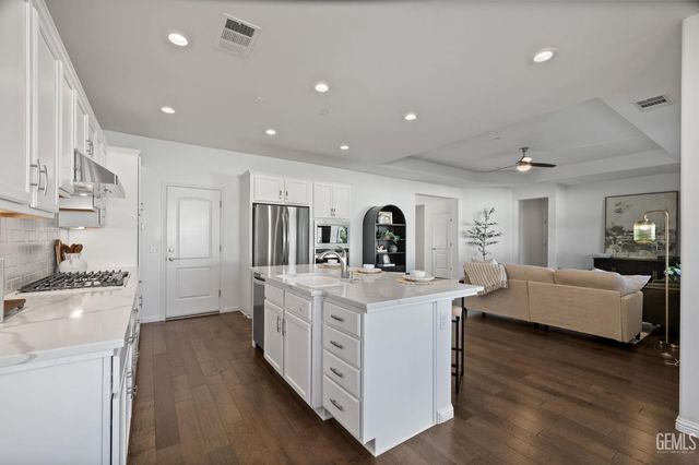 2029 Delamere Street, Bakersfield, CA 93311