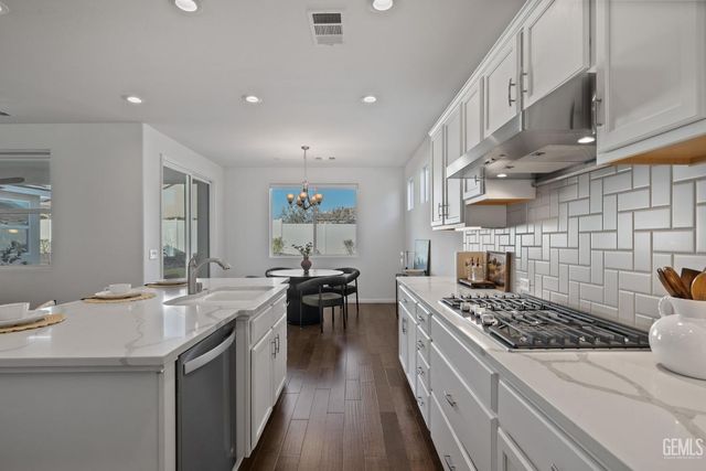 2029 Delamere Street, Bakersfield, CA 93311