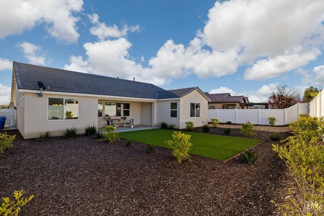 2029 Delamere Street, Bakersfield, CA 93311