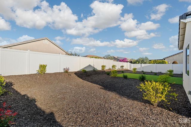 2029 Delamere Street, Bakersfield, CA 93311