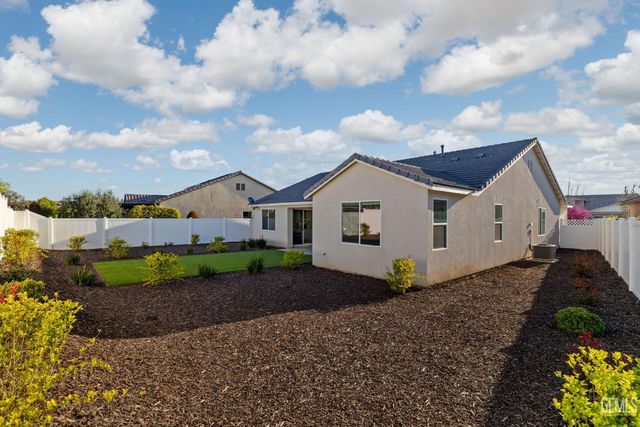 2029 Delamere Street, Bakersfield, CA 93311