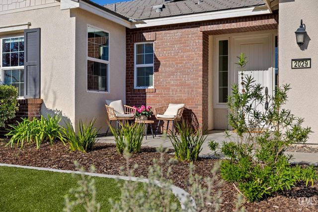2029 Delamere Street, Bakersfield, CA 93311