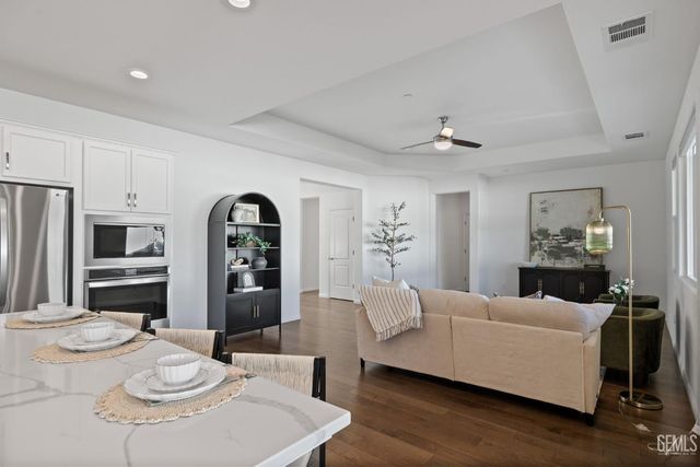 2029 Delamere Street, Bakersfield, CA 93311