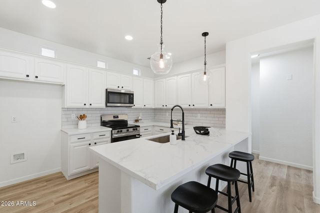 2936 S COLE Drive, Gilbert, AZ 85295