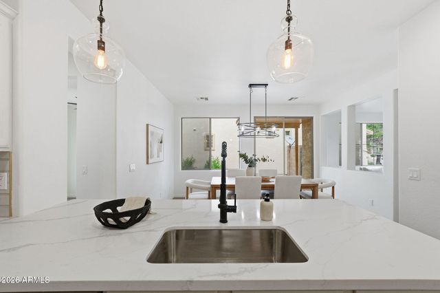 2936 S COLE Drive, Gilbert, AZ 85295