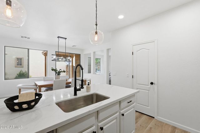 2936 S COLE Drive, Gilbert, AZ 85295