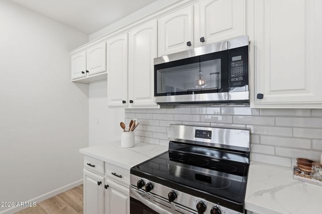 2936 S COLE Drive, Gilbert, AZ 85295