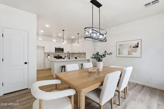 2936 S COLE Drive, Gilbert, AZ 85295