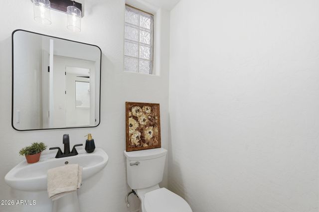 2936 S COLE Drive, Gilbert, AZ 85295