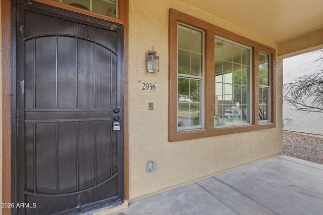 2936 S COLE Drive, Gilbert, AZ 85295