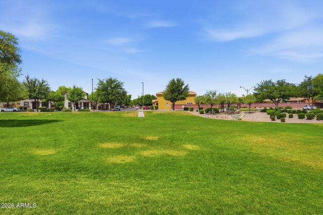 2936 S COLE Drive, Gilbert, AZ 85295