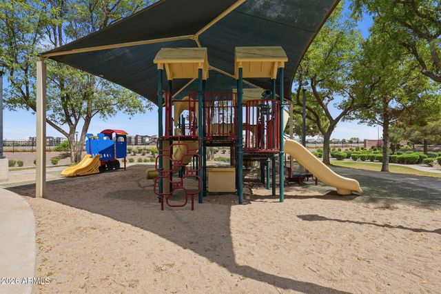 2936 S COLE Drive, Gilbert, AZ 85295