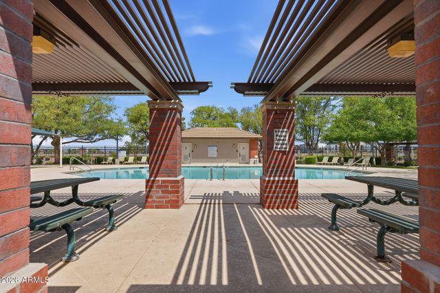 2936 S COLE Drive, Gilbert, AZ 85295