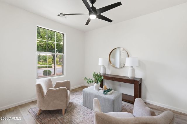 2936 S COLE Drive, Gilbert, AZ 85295