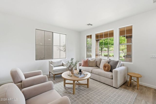 2936 S COLE Drive, Gilbert, AZ 85295