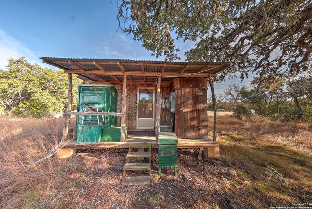 438 Yellowstone Lane, Hunt, TX 78024