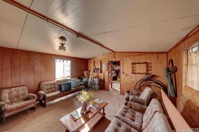 438 Yellowstone Lane, Hunt, TX 78024