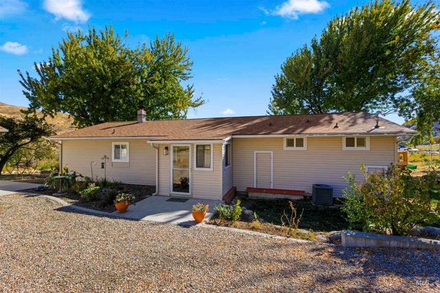 26 Watson Lane, Horseshoe Bend, ID 83629 property photo