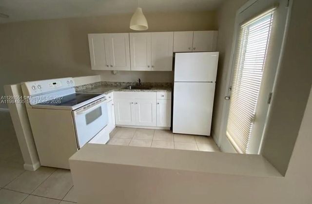 1600 NE 114th St 104, Miami, FL 33181