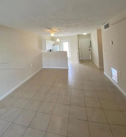 1600 NE 114th St 104, Miami, FL 33181