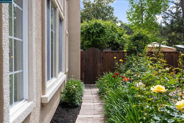 121 Enchanted Way, San Ramon, CA 94583