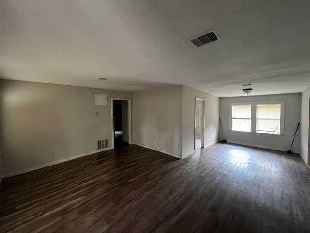 5926 Southtown Street, Houston, TX 77033