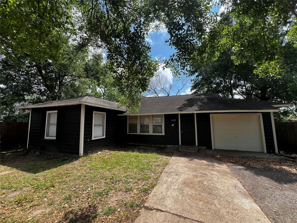 5926 Southtown Street, Houston, TX 77033