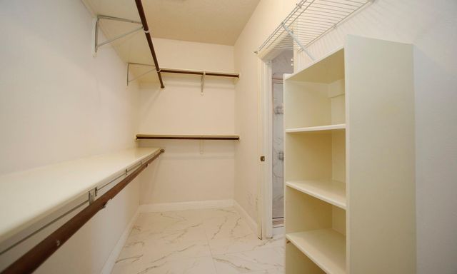 2 Sweet Birch Place, The Woodlands, TX 77382