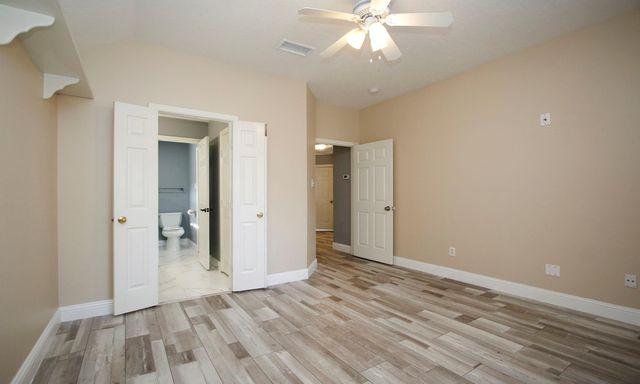 2 Sweet Birch Place, The Woodlands, TX 77382