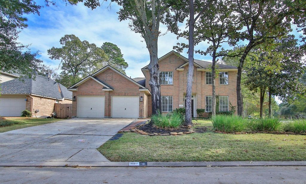 2 Sweet Birch Place, The Woodlands, TX 77382