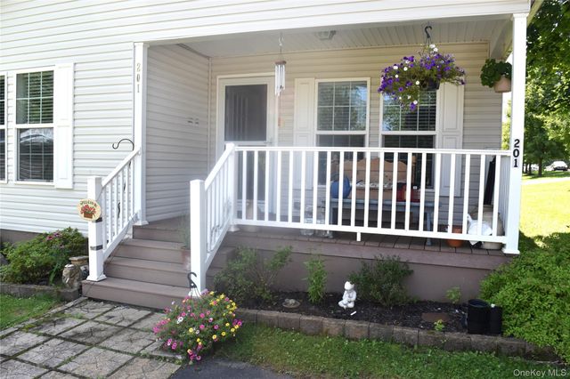 201 Brittany Terrace, Rock Tavern, NY 12575