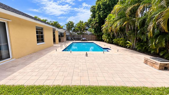 11535 Sanderling Drive, Wellington, FL 33414