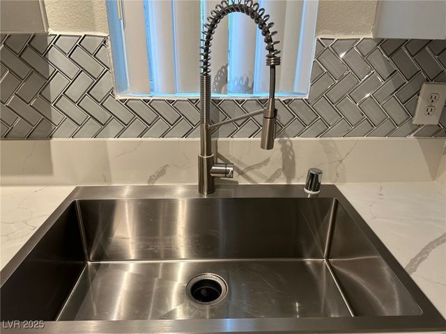 7255 West Sunset Road 1024, Las Vegas, NV 89113