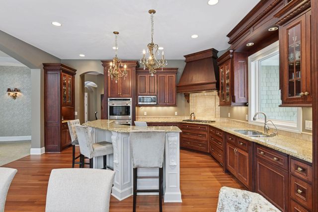 315 Calamus Circle, Medina, MN 55340