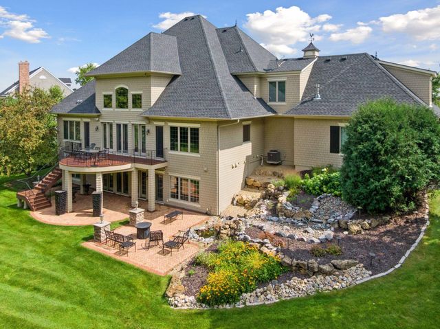 315 Calamus Circle, Medina, MN 55340