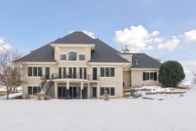 315 Calamus Circle, Medina, MN 55340