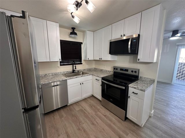 4824 Wellesley Avenue C, Fort Worth, TX 76107