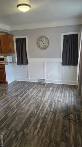 918 New York Avenue, Lincoln Park, MI 48146