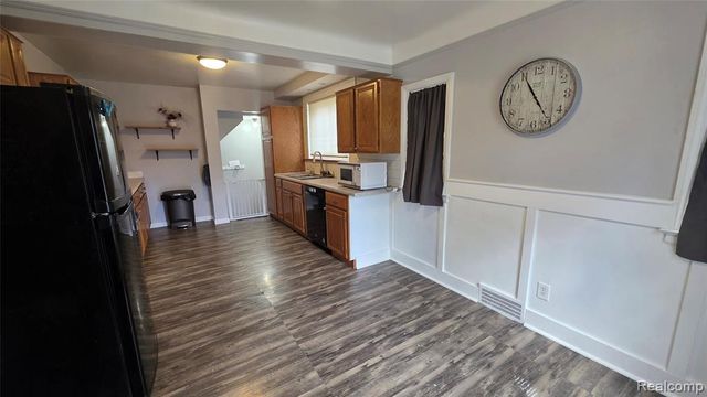 918 New York Avenue, Lincoln Park, MI 48146