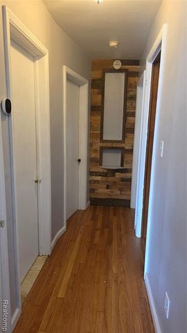 918 New York Avenue, Lincoln Park, MI 48146