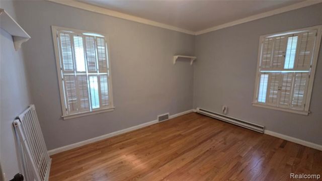 918 New York Avenue, Lincoln Park, MI 48146