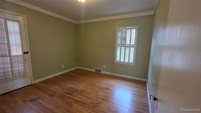 918 New York Avenue, Lincoln Park, MI 48146