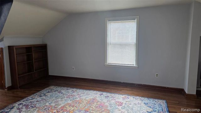 918 New York Avenue, Lincoln Park, MI 48146
