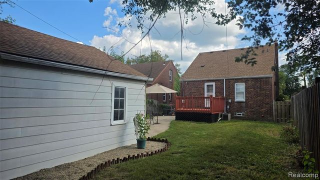 918 New York Avenue, Lincoln Park, MI 48146