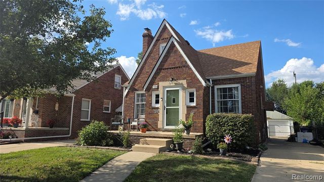 918 New York Avenue, Lincoln Park, MI 48146