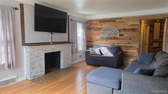 918 New York Avenue, Lincoln Park, MI 48146
