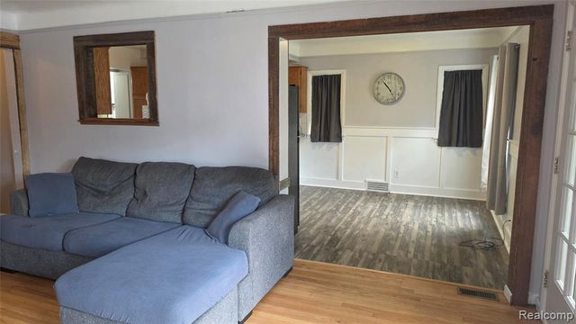 918 New York Avenue, Lincoln Park, MI 48146