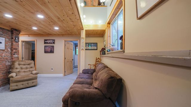 20 Gill Terrace, Ludlow, VT 05149