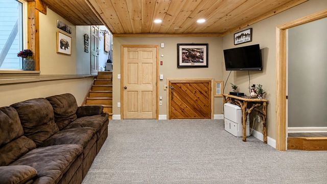 20 Gill Terrace, Ludlow, VT 05149