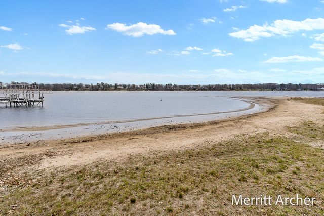 1499 Glenwood Avenue, Muskegon, MI 49445